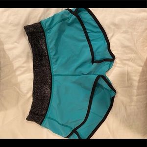 Size 4 Lululemon speed up short 2.5”